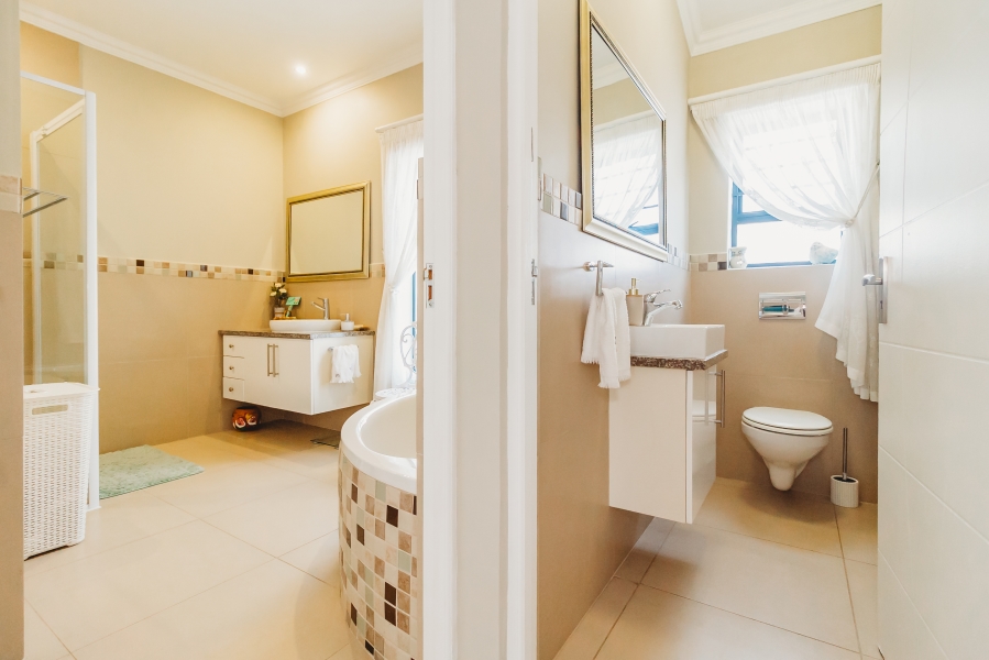 3 Bedroom Property for Sale in Kraaibosch Country Estate Western Cape
